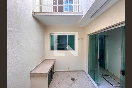 Casa para alugar com 220m², 2 quartos e 1 vaga Casa para alugar com 220m², 2 quartos e 1 vagaQuintal