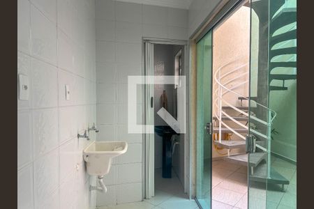 Casa para alugar com 220m², 2 quartos e 1 vaga Casa para alugar com 220m², 2 quartos e 1 vagaÁrea de Serviço