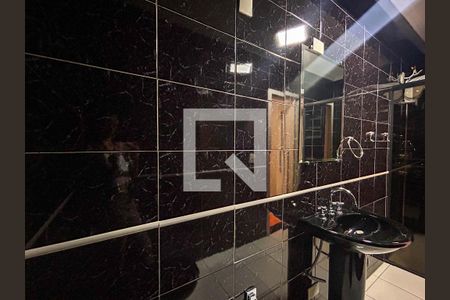 Casa para alugar com 220m², 2 quartos e 1 vaga Casa para alugar com 220m², 2 quartos e 1 vagaBanheiro