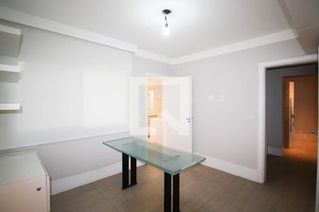 Apartamento à venda com 220m², 3 quartos e 2 vagas Apartamento à venda com 220m², 3 quartos e 2 vagasCorredor