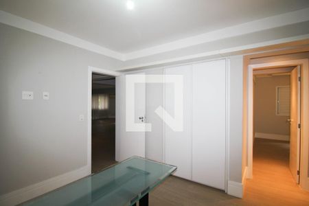 Apartamento à venda com 220m², 3 quartos e 2 vagas Apartamento à venda com 220m², 3 quartos e 2 vagasCorredor