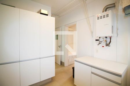 Apartamento à venda com 220m², 3 quartos e 2 vagas Apartamento à venda com 220m², 3 quartos e 2 vagasÁrea de Serviço