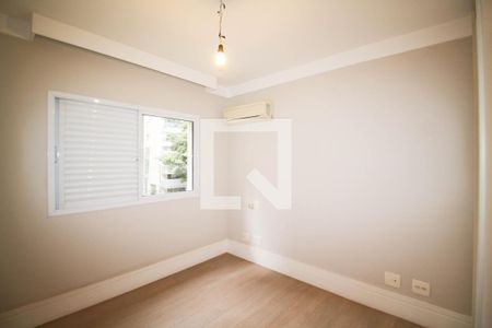 Apartamento à venda com 220m², 3 quartos e 2 vagas Apartamento à venda com 220m², 3 quartos e 2 vagasSuíte 2