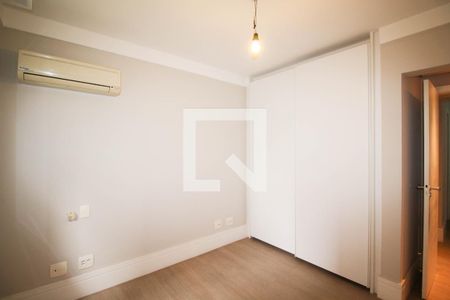 Apartamento à venda com 220m², 3 quartos e 2 vagas Apartamento à venda com 220m², 3 quartos e 2 vagasSuíte 2