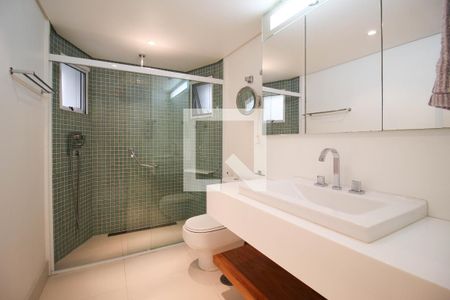 Apartamento à venda com 220m², 3 quartos e 2 vagas Apartamento à venda com 220m², 3 quartos e 2 vagasBanheiro de Suíte 1