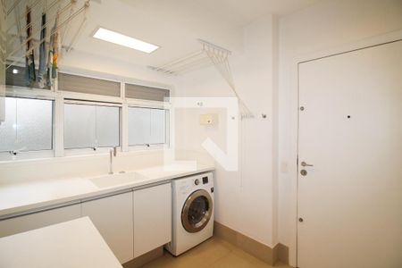 Apartamento à venda com 220m², 3 quartos e 2 vagas Apartamento à venda com 220m², 3 quartos e 2 vagasÁrea de Serviço