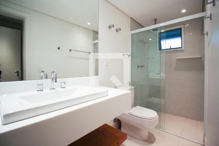 Apartamento à venda com 220m², 3 quartos e 2 vagas Apartamento à venda com 220m², 3 quartos e 2 vagasBanheiro de Suíte 2