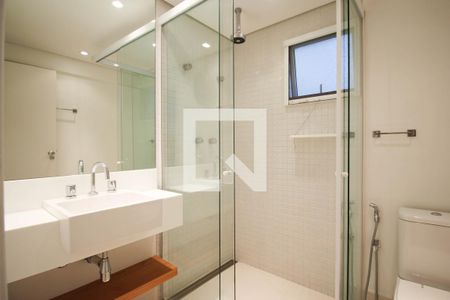 Apartamento à venda com 220m², 3 quartos e 2 vagas Apartamento à venda com 220m², 3 quartos e 2 vagasBanheiro de Suíte 3