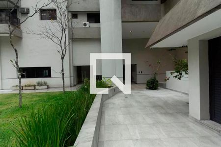 Apartamento à venda com 220m², 3 quartos e 2 vagas Apartamento à venda com 220m², 3 quartos e 2 vagasEntrada