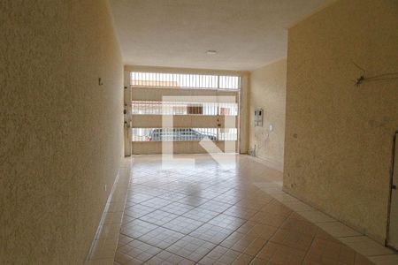 Casa para alugar com 600m², 3 quartos e 4 vagas Casa para alugar com 600m², 3 quartos e 4 vagasGaragem