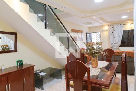 Casa para alugar com 600m², 3 quartos e 4 vagas Casa para alugar com 600m², 3 quartos e 4 vagasSala
