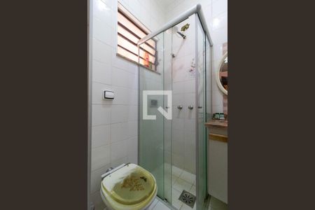 Casa à venda com 280m², 4 quartos e 5 vagasBanheiro da Suíte 01