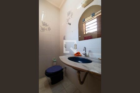 Casa à venda com 280m², 4 quartos e 5 vagasLavabo