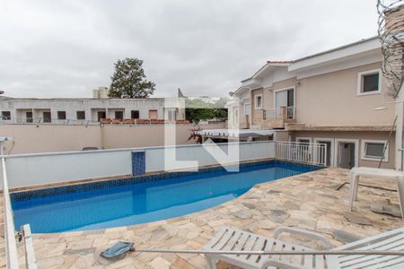 Casa de condomínio para alugar com 120m², 3 quartos e 2 vagas Casa de condomínio para alugar com 120m², 3 quartos e 2 vagasÁrea comum - Piscina