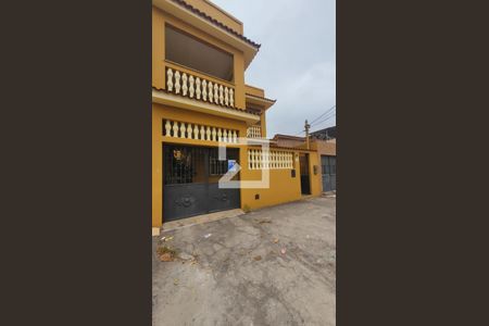 Casa à venda com 240m², 3 quartos e 3 vagasFachada