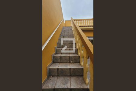 Casa à venda com 240m², 3 quartos e 3 vagasEscada