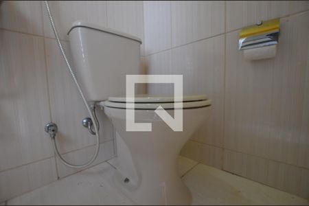 Casa à venda com 240m², 3 quartos e 3 vagasBanheiro de serviço