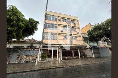 Apartamento para alugar com 70m², 2 quartos e 1 vagaFachada