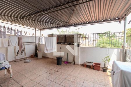 Casa à venda com 400m², 3 quartos e 1 vagaÁrea de Serviço 2