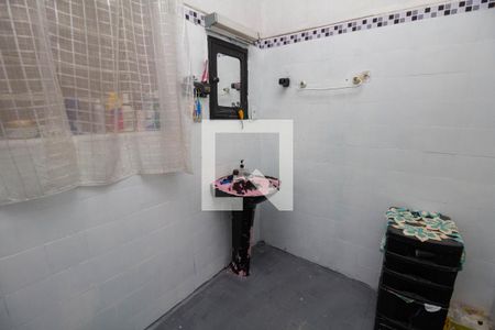 Casa à venda com 197m², 2 quartos e 3 vagasBanheiro 1