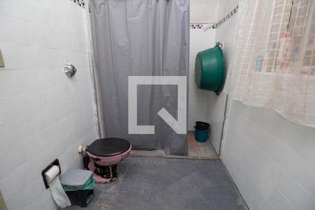 Casa à venda com 197m², 2 quartos e 3 vagasBanheiro 1