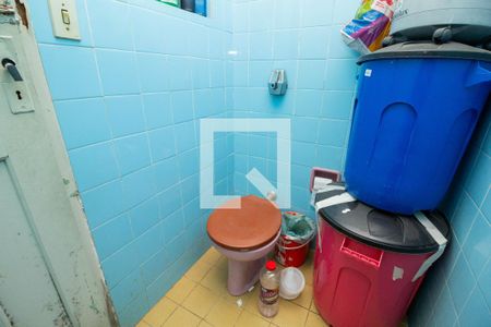 Casa à venda com 197m², 2 quartos e 3 vagasBanheiro 2