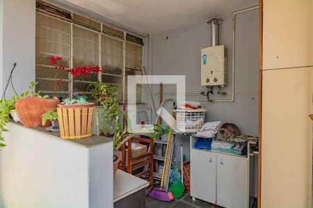 Casa à venda com 164m², 3 quartos e 8 vagasLavanderia