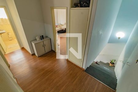 Casa à venda com 164m², 3 quartos e 8 vagasCorredor