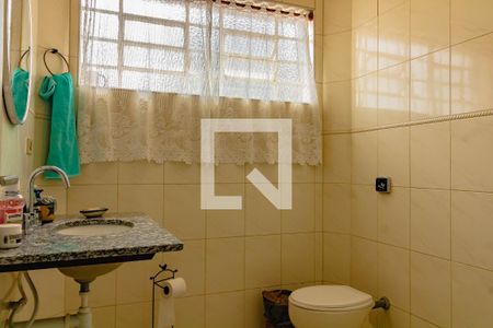 Casa à venda com 164m², 3 quartos e 8 vagasBanheiro/Quarto 2