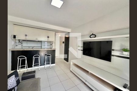 Sala de apartamento para alugar com 1 quarto, 42m² em Barra Olímpica, Rio de Janeiro