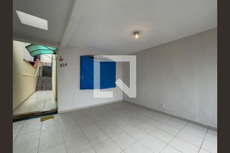 Casa para alugar com 139m², 3 quartos e 2 vagas Casa para alugar com 139m², 3 quartos e 2 vagasGaragem