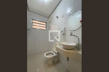 Casa para alugar com 139m², 3 quartos e 2 vagas Casa para alugar com 139m², 3 quartos e 2 vagasBanheiro