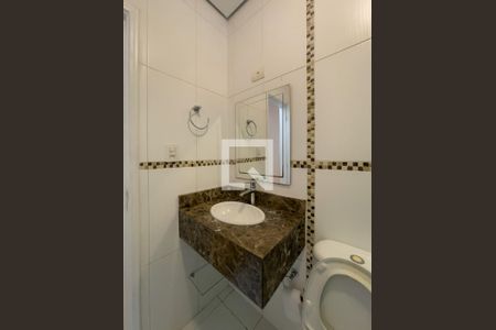 Casa para alugar com 139m², 3 quartos e 2 vagas Casa para alugar com 139m², 3 quartos e 2 vagasBanheiro Suíte 2