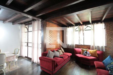 Casa à venda com 370m², 5 quartos e 4 vagasSala de Estar 2