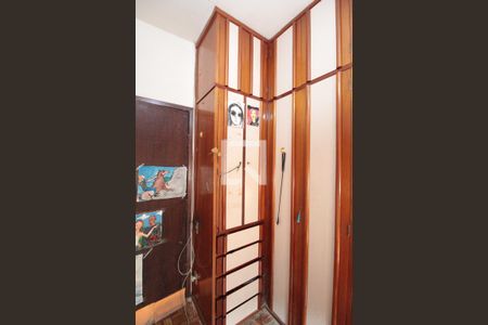 Casa à venda com 370m², 5 quartos e 4 vagasQuarto 2