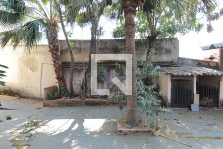 Casa à venda com 370m², 5 quartos e 4 vagasQuintal