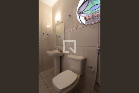 Casa à venda com 370m², 5 quartos e 4 vagasBanheiro da Suite 1