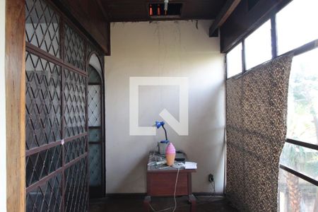 Casa à venda com 370m², 5 quartos e 4 vagasEscritório