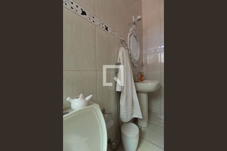 Casa à venda com 370m², 5 quartos e 4 vagasBanheiro da Suite 2