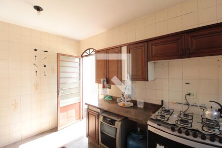 Casa à venda com 370m², 5 quartos e 4 vagasCozinha