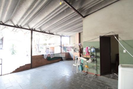 Casa à venda com 370m², 5 quartos e 4 vagasArea Gourmet