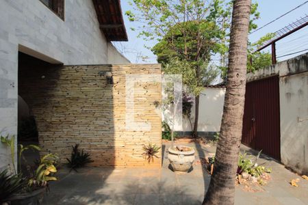 Casa à venda com 370m², 5 quartos e 4 vagasGaragem