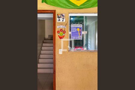Casa de condomínio para alugar com 67m², 2 quartos e 1 vaga Casa de condomínio para alugar com 67m², 2 quartos e 1 vagaPlaca Instalada na Fachada