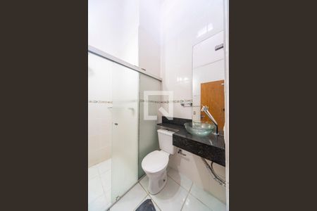 Casa de condomínio para alugar com 67m², 2 quartos e 1 vaga Casa de condomínio para alugar com 67m², 2 quartos e 1 vagaBanheiro