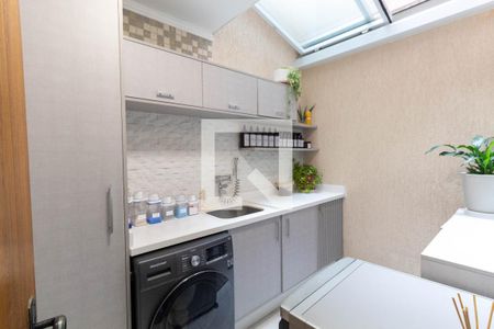 Casa de condomínio à venda com 165m², 3 quartos e 2 vagasLavanderia