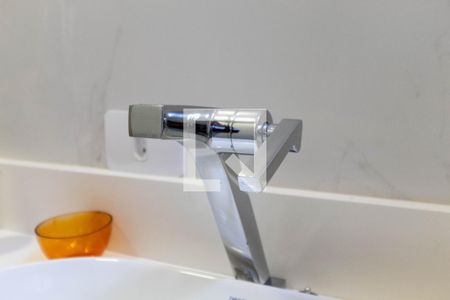 Casa de condomínio à venda com 165m², 3 quartos e 2 vagasBanheiro - torneira