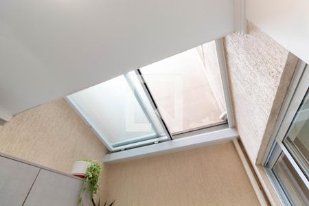 Casa de condomínio à venda com 165m², 3 quartos e 2 vagasLavanderia