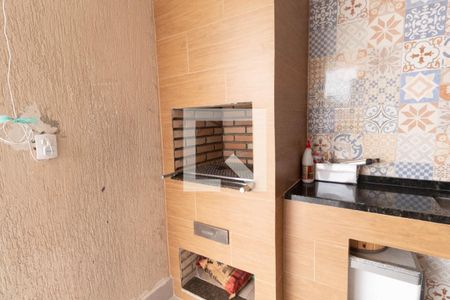 Casa de condomínio à venda com 165m², 3 quartos e 2 vagasChurrasqueira