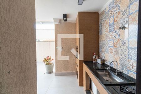 Casa de condomínio à venda com 165m², 3 quartos e 2 vagasChurrasqueira