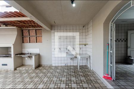 Casa à venda com 178m², 3 quartos e 2 vagas Casa à venda com 178m², 3 quartos e 2 vagasÁrea de Serviço